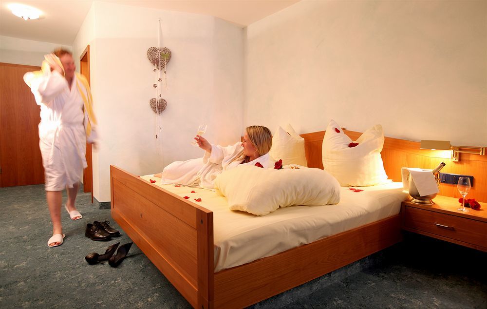Hotel Am Hirschhorn - Wellness - Spa - And More Wilgartswiesen Екстериор снимка